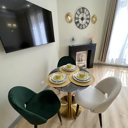 Amour-35 Apartamento Niza